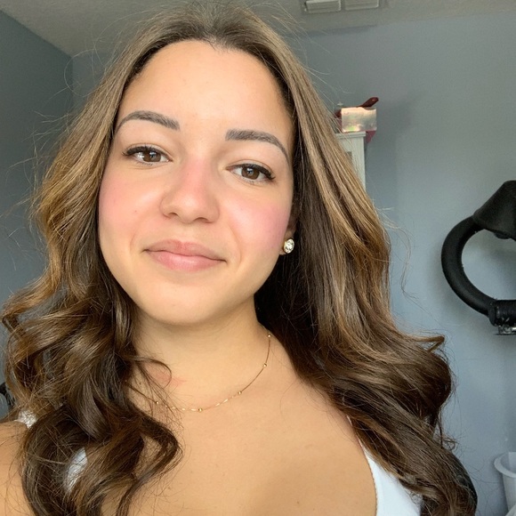 Meet your Posher, Julia - Picture 1 of 3